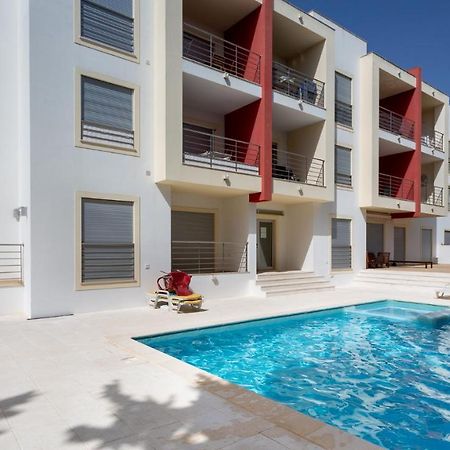 Luminous 2 Bdr Apartment W/Pool By Lovelystay Αλμπουφέιρα Εξωτερικό φωτογραφία
