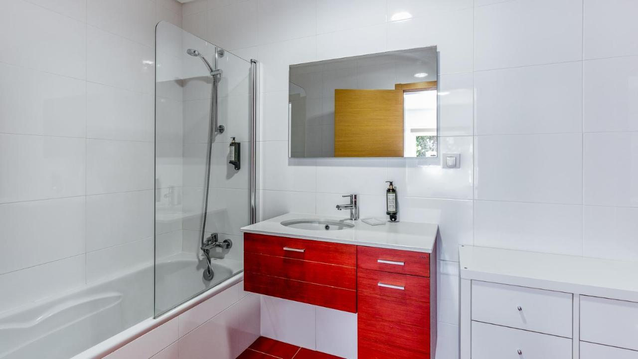 Luminous 2 Bdr Apartment W/Pool By Lovelystay Αλμπουφέιρα Εξωτερικό φωτογραφία