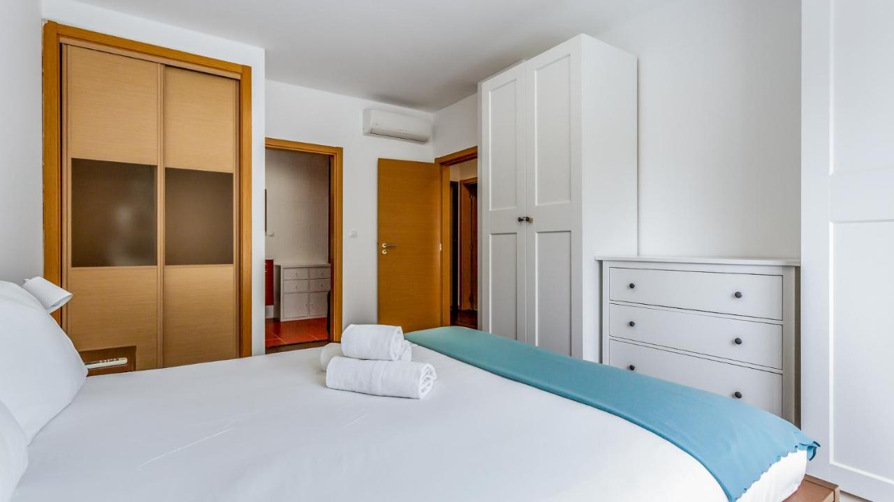 Luminous 2 Bdr Apartment W/Pool By Lovelystay Αλμπουφέιρα Εξωτερικό φωτογραφία