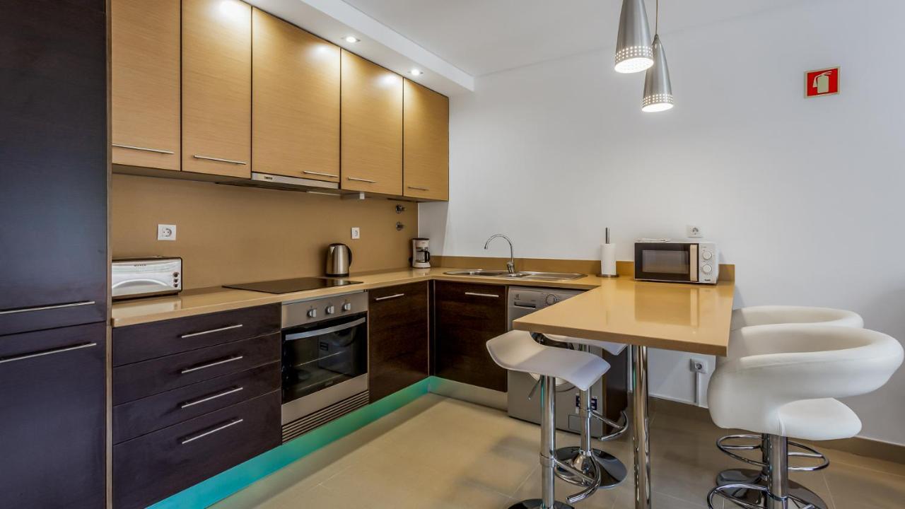 Luminous 2 Bdr Apartment W/Pool By Lovelystay Αλμπουφέιρα Εξωτερικό φωτογραφία